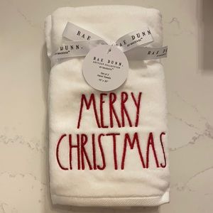 Rae Dunn Merry Christmas set of 2 hand towels